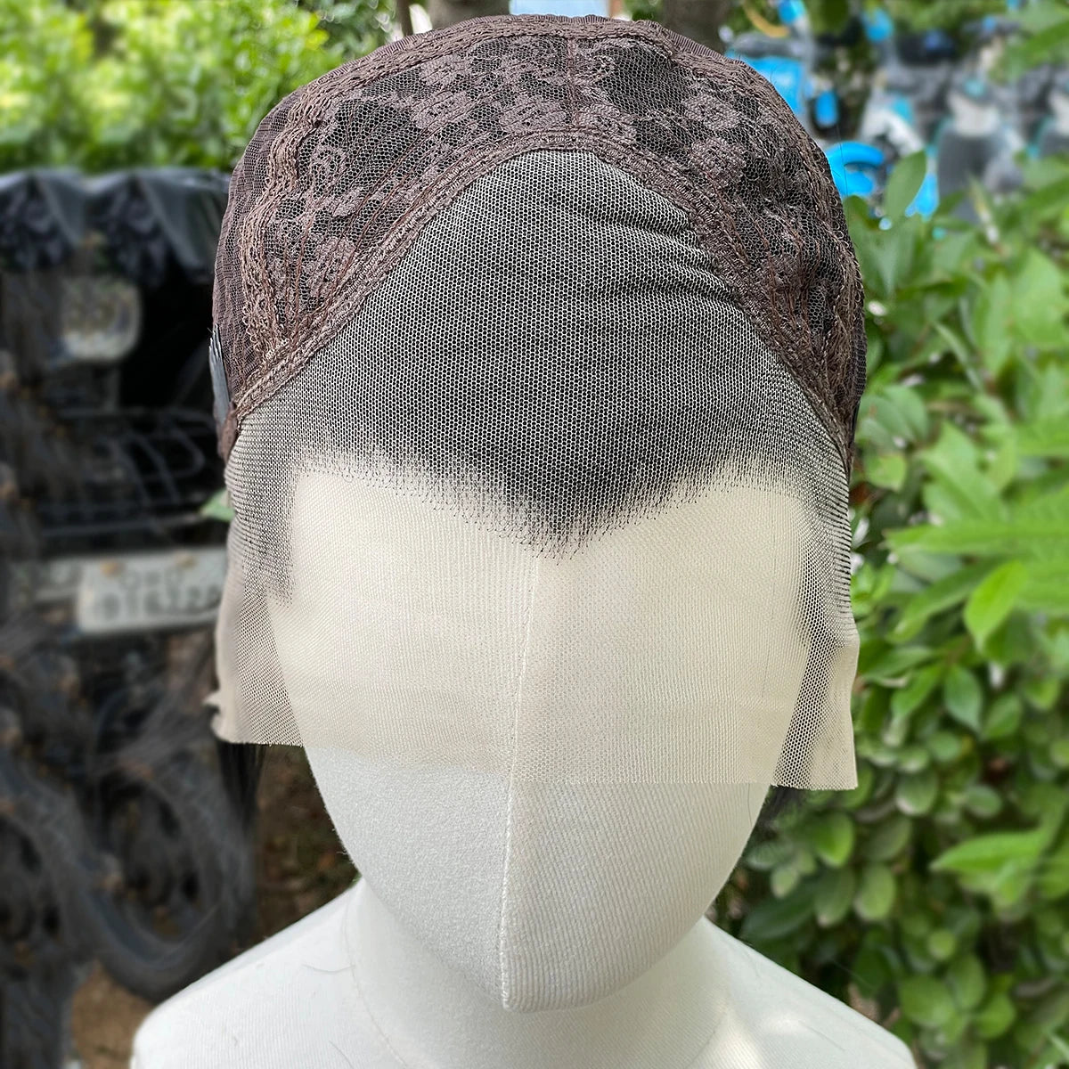 Widow‘s Peak Jet Black Synthetic Wigs for Men 13x4 Lace Front Wigs Short Bob Cut Cosplay Wigs for Women 150% Density Glueless