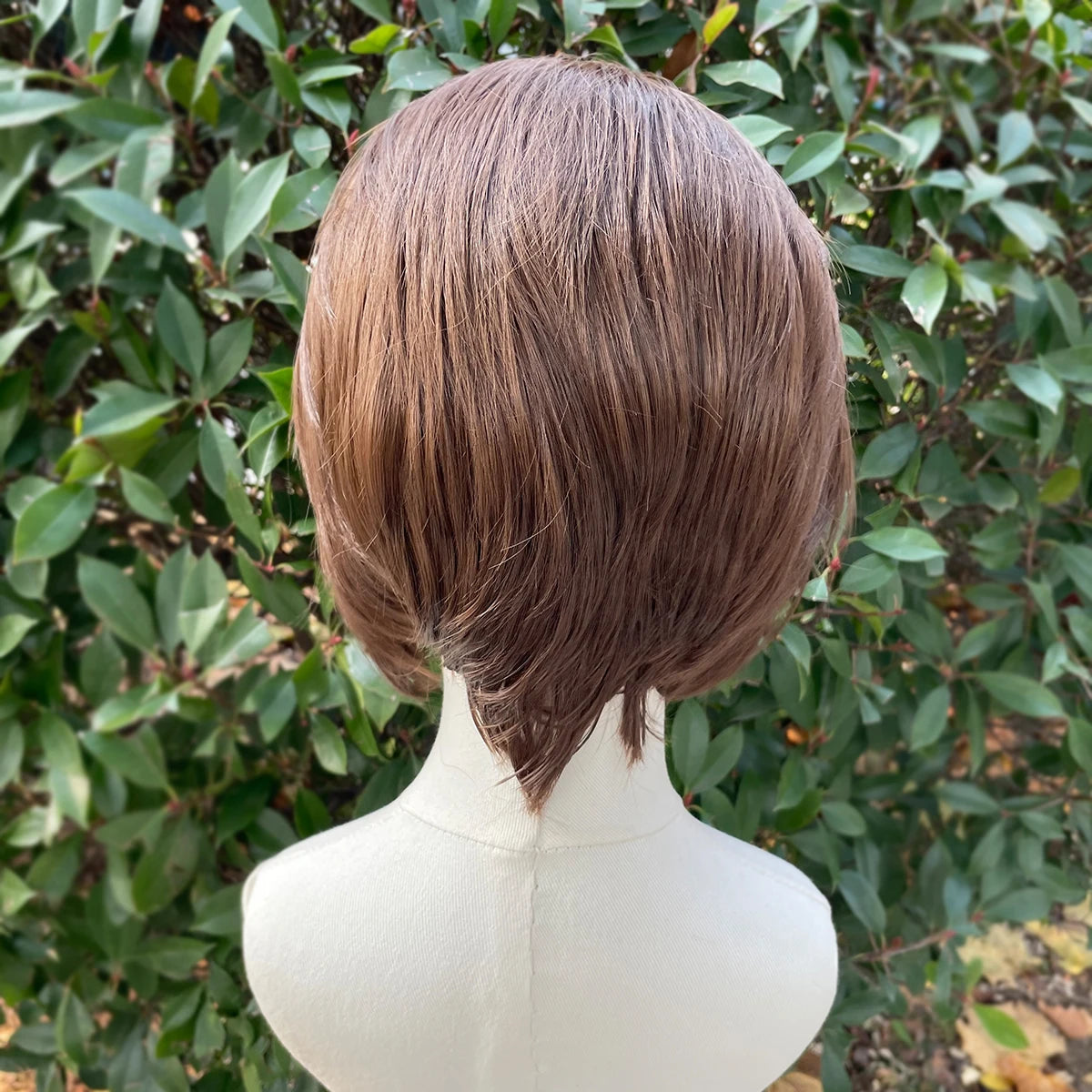 Widow‘s Peak Light Brown Synthetic Wigs for Men 13x4 Lace Front Wigs Short Bob Cut Cosplay Wigs for Women 150% Density Glueless